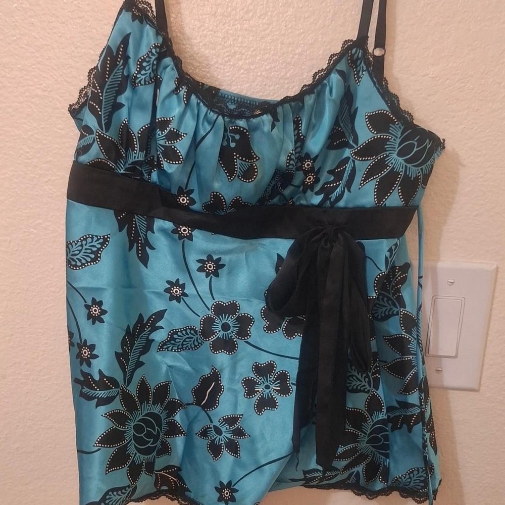 Top going out - Picture 2 of 4